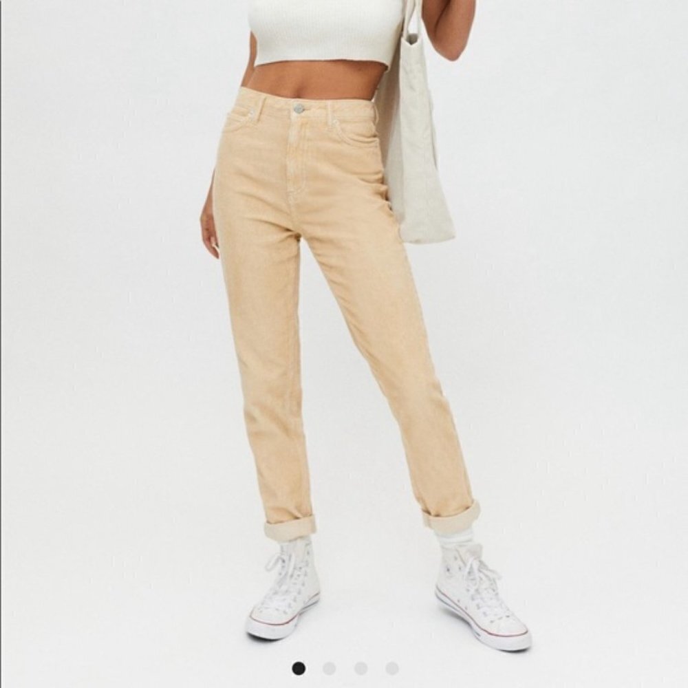 Urban Outfitters BDG Corduroy High Rise Mom Pant Size 26‎